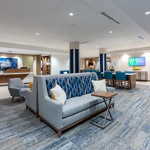 Holiday Inn Express & Suites Vaughan-Southwest, An Ihg Hotel